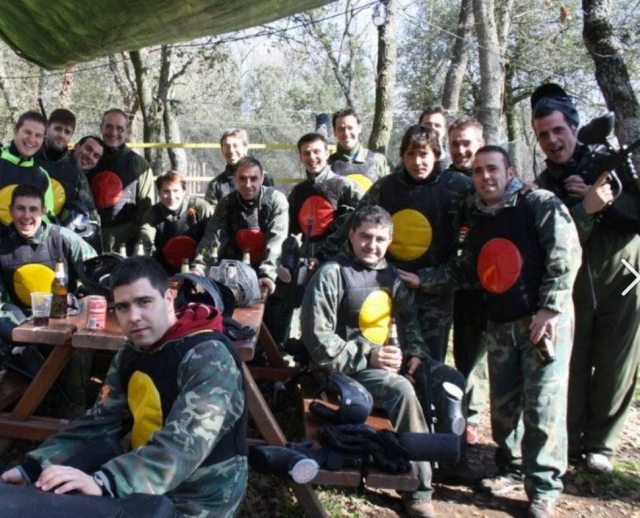 Refresco en el campo de paintball
